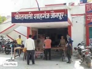 कीचड़ का छींटा पड़ने के विवाद में दलित युवक की बेरहमी से पिटाई