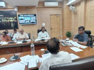प्रमुख सचिव ऊर्जा रणवीर प्रसाद ने वितरण निगमो के साथ वीडियो काँन्फ्रेसिंग के माध्यम से की समीक्षा