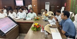 50 लाख से अधिक लागत वाली परियोजनाओं की डीएम ने की समीक्षा, समयसीमा में काम पूरा करने के निर्देश