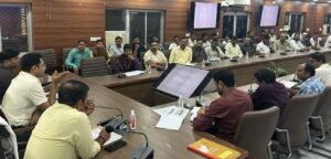 जिलाधिकारी की अध्यक्षता में पीएम सूर्य घर योजना की समीक्षा बैठक