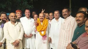 गोरखपुर में भाजपा नेता विनोद राय ने ध्रुव कुमार त्रिपाठी से की मुलाकात, दी बधाई