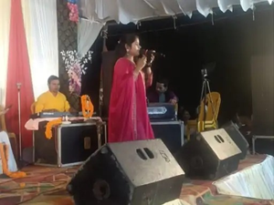 जैगहां बाजार में देवी जागरण, रातभर माता के जयकारों से गूंजा पंडाल