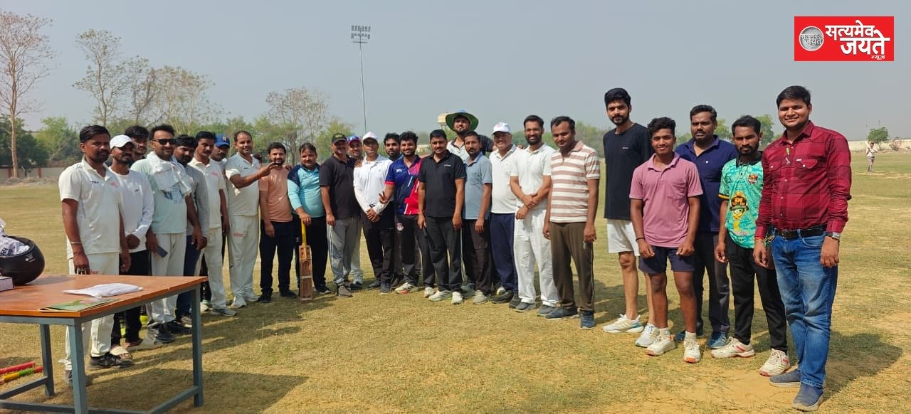 एकलव्य स्टेडियम में छाया रोमांच, विश्वविद्यालय टीम ने 9 विकेट से जीता मैत्री मुकाबला