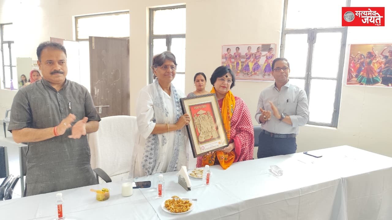 लोक संस्कृति समाज को जोड़ने का सशक्त माध्यम