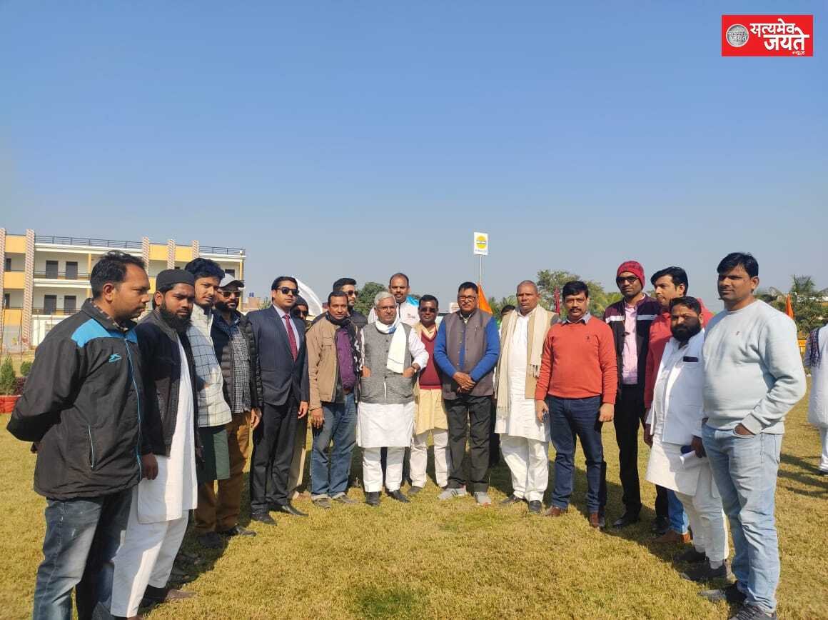 जौनपुर सांसद श्याम सिंह यादव की मेहनत लायी रंग जौनपुर एवं जफराबाद जंक्शन समेत 5 स्टेशनों को अमृत भारत स्टेशन योजना के तहत मिला बजट ।