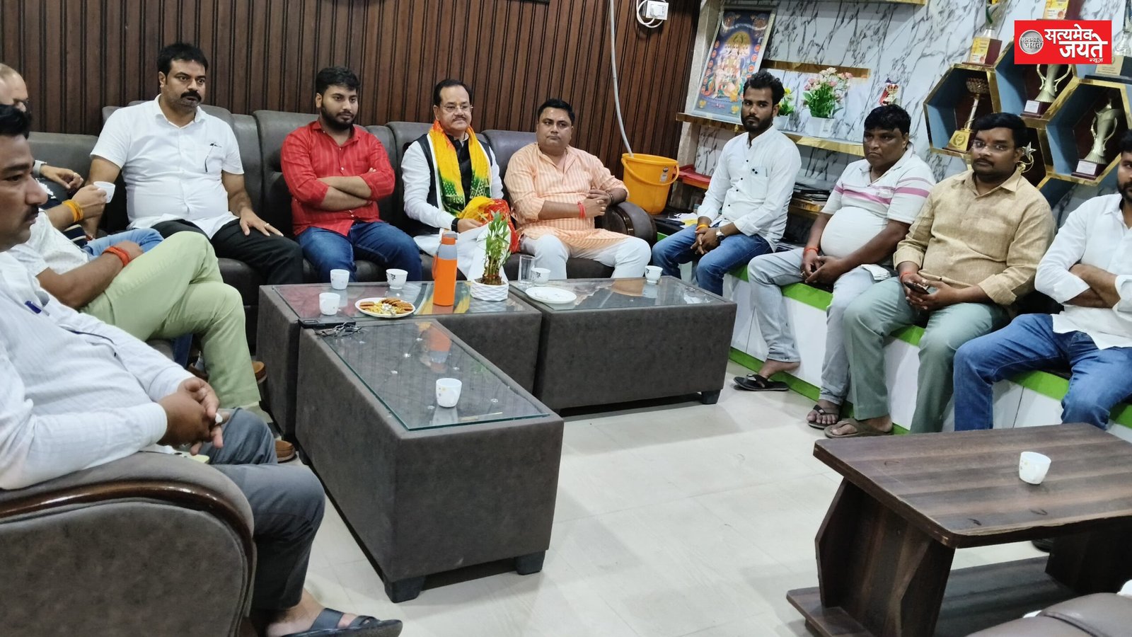 पूर्व विधायक बृजेश सौरभ मिश्र का जन्मोत्सव प्रतापगढ़, लखनऊ और मुंबई में धूमधाम से मनाया गया