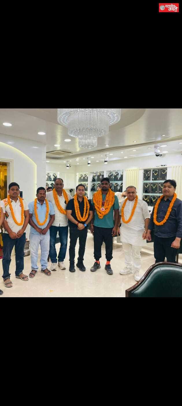 गहना कोठी में सम्मान समारोह: एशिया U20 कुश्ती में रजत पदक जीतने वाले सौरभ यादव सम्मानित