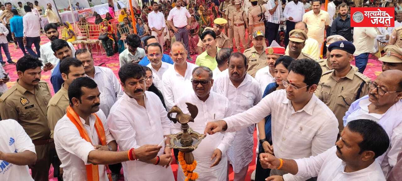 ‘एक पेड़ माँ के नाम’ महाअभियान में जौनपुर ने रचा हरियाली का संकल्प, 60.73 लाख पौधरोपण लक्ष्य के साथ हुआ वृक्षारोपण महायज्ञ