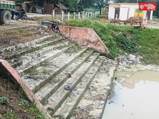 11 लाख का आंगनबाड़ी केंद्र बदहाल, नशाखोरी का अड्डा बनने का आरोप