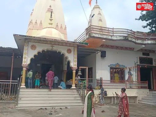 सावन के अंतिम सोमवार को राम-जानकी मंदिर में उमड़ी भीड़