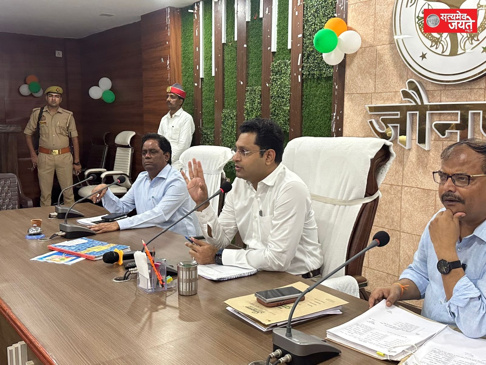 बिना पंजीकरण संचालित अस्पताल और अल्ट्रासाउंड सेंटर हर हाल में बंद कराएं : जिलाधिकारी