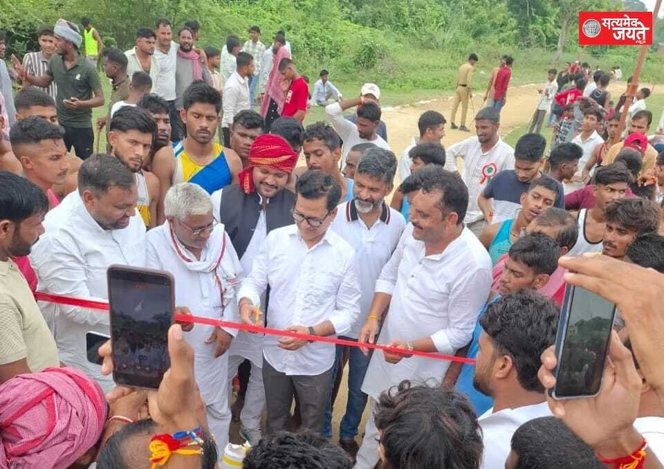 तबेला बाबा दौड़ प्रतियोगिता में विशाल यादव ने मारी बाजी