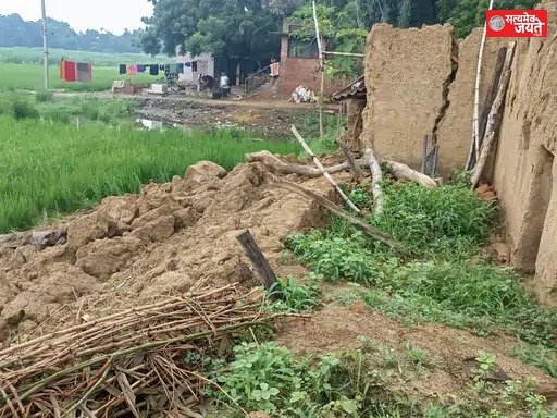 तेज बारिश में कच्चा मकान ढहा, धान की फसल भी प्रभावित