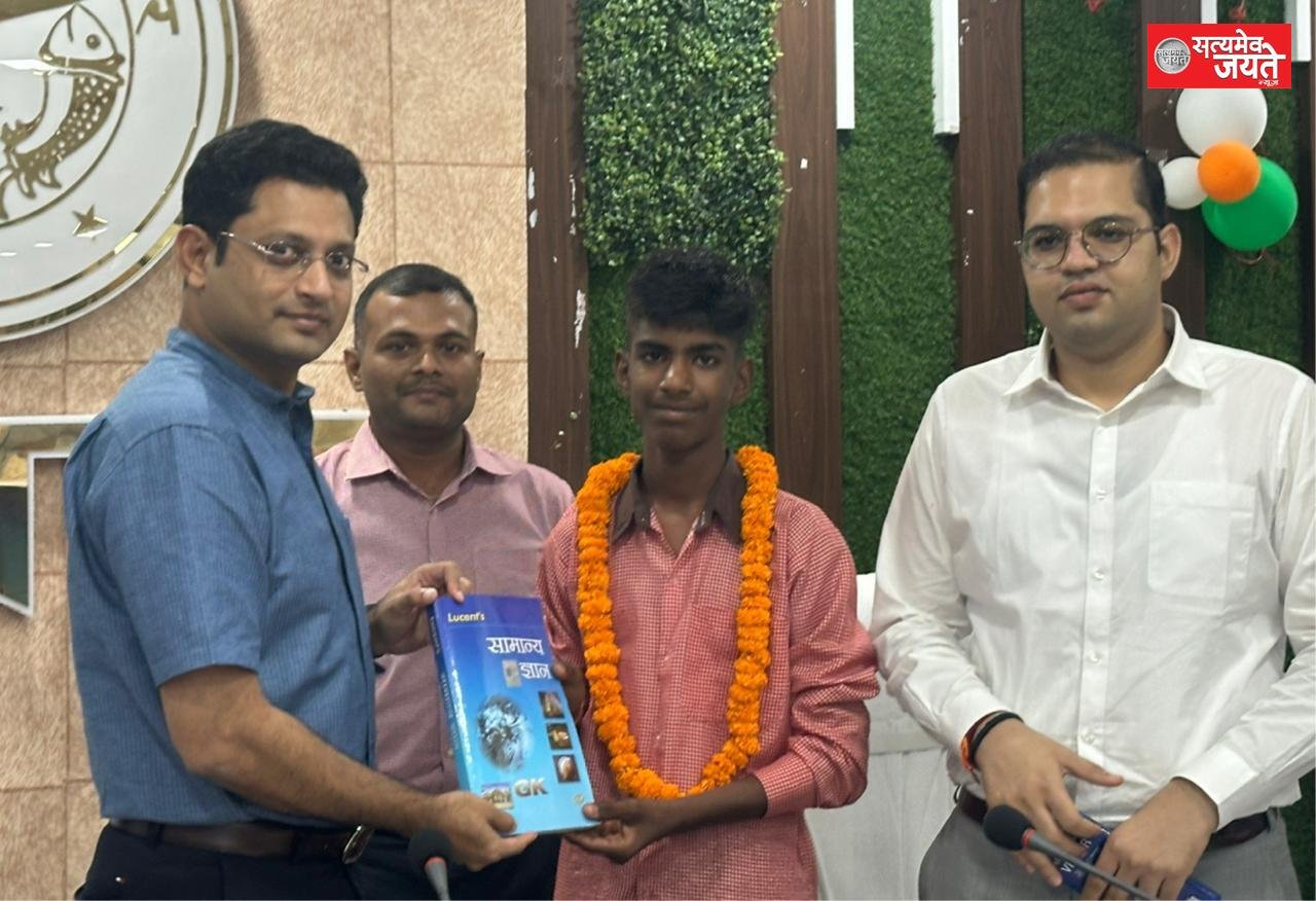 कक्षा में मोबाइल से दूरी, पढ़ाई पर पूरा जोर