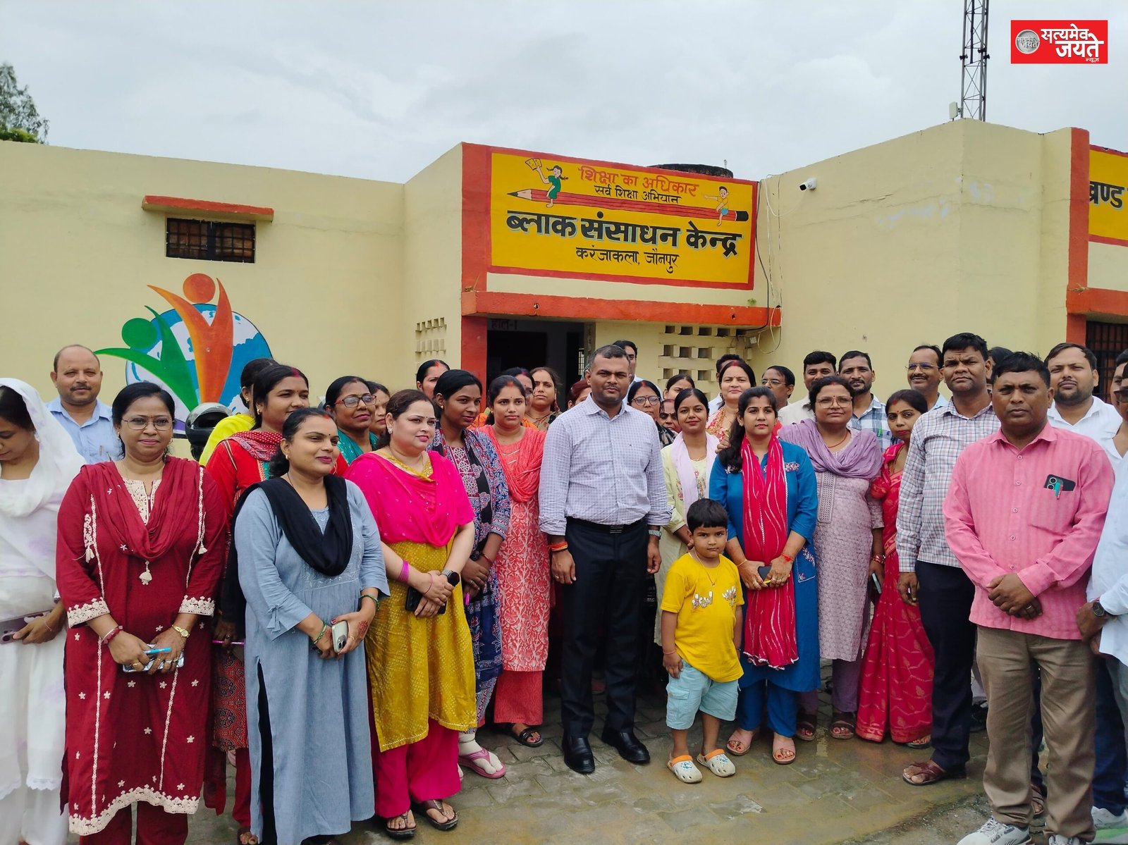 एफएलएन प्रशिक्षण में बीएसए समीर ने शिक्षकों से पूछे सवाल