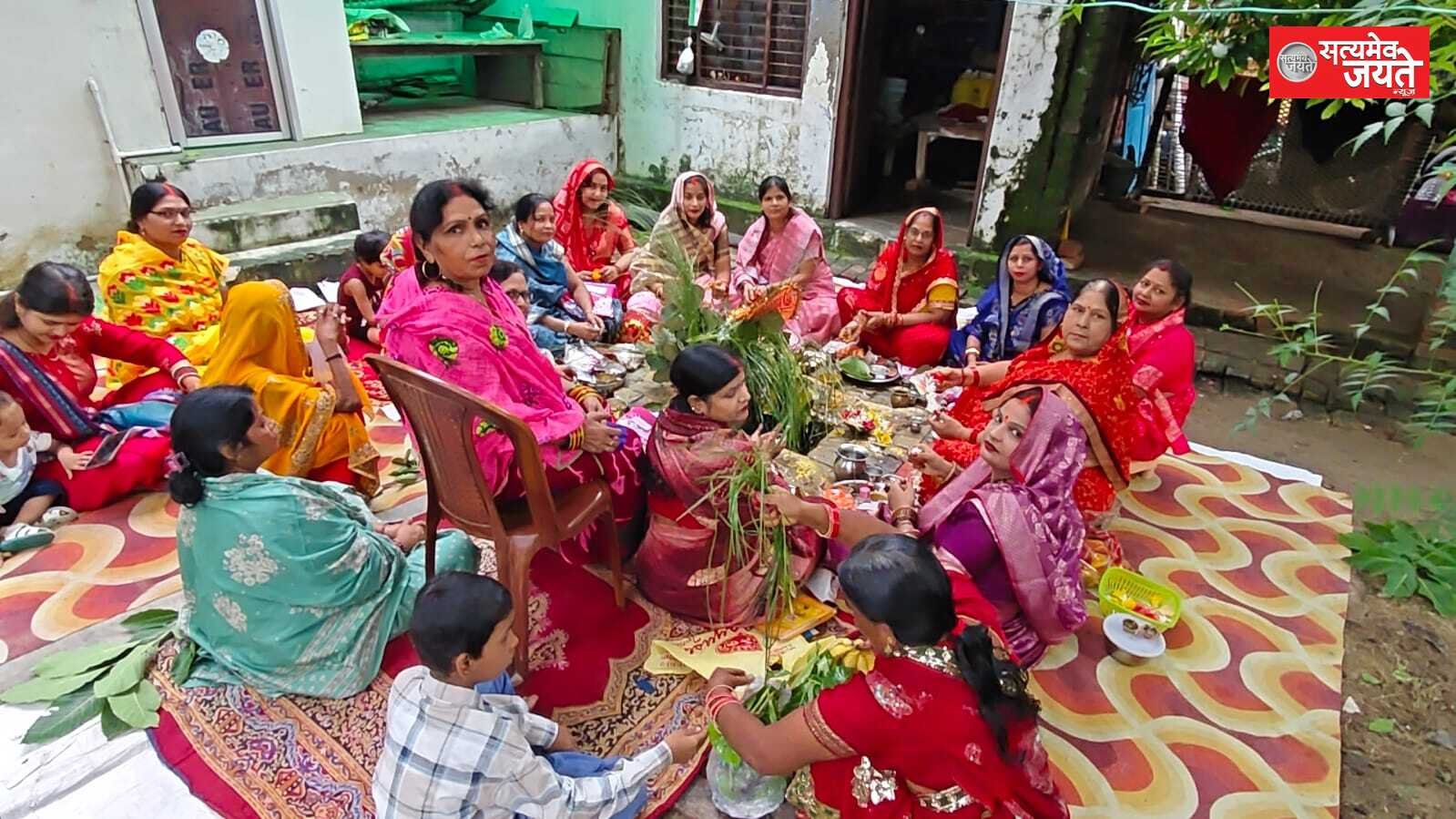 ललही छठ पर महिलाओं ने रखा संतान के लिए व्रत