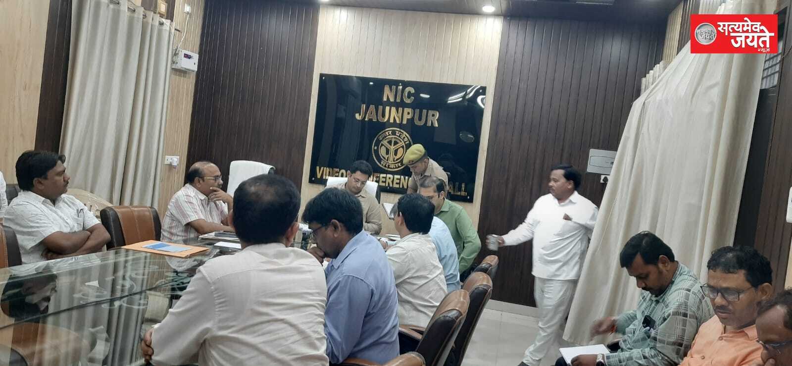 वित्तीय रूप से कमजोर 54 एम-पैक्स के उन्नयन की तैयारी