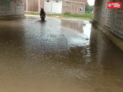 बारीगांव नेवादा अंडरब्रिज में भरा बारिश का पानी
