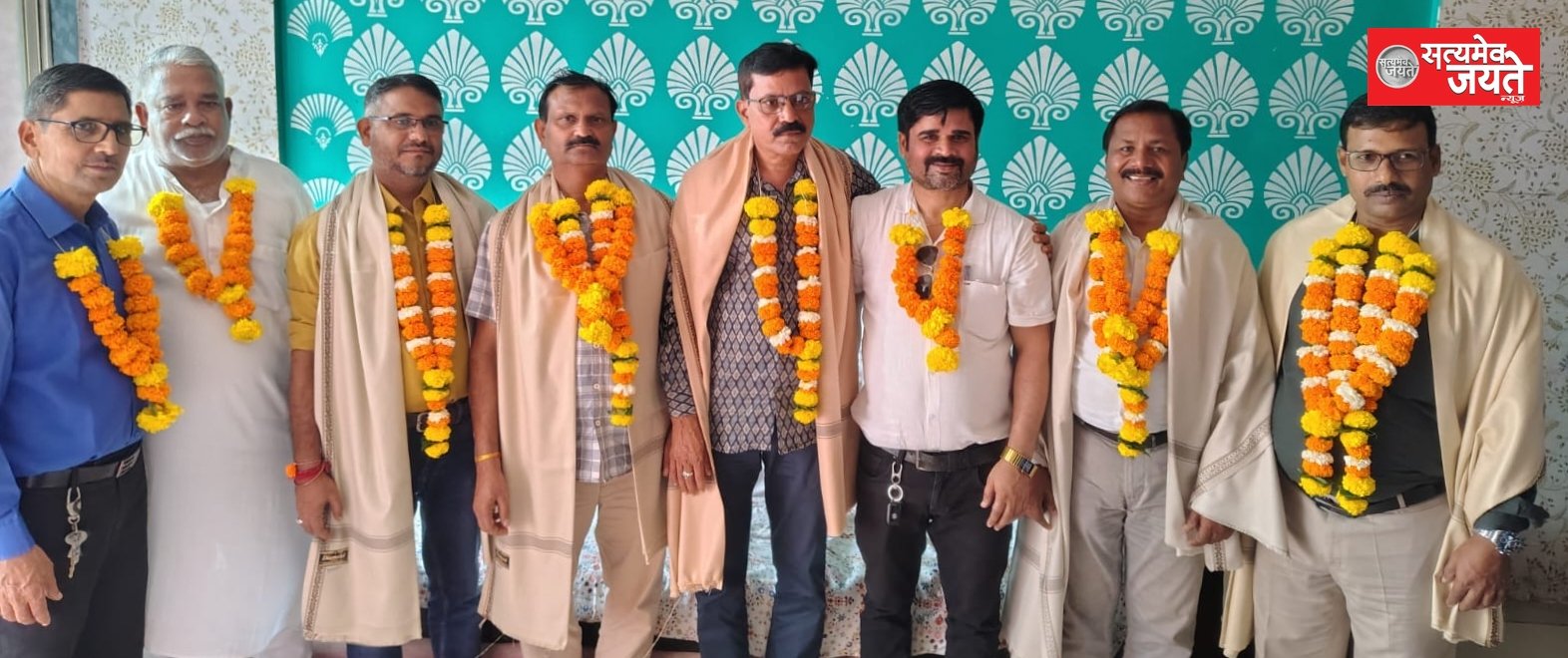 समाज के उत्थान को लेकर समाजसेवियों की परिचर्चा