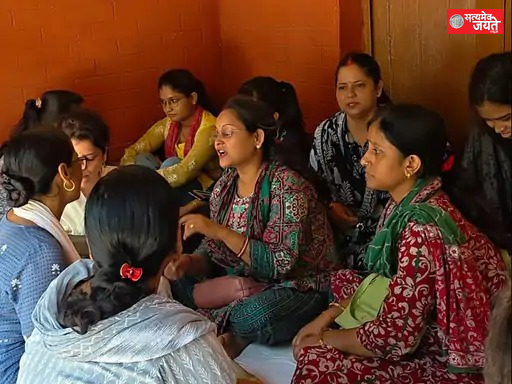 लेखपाल से दुर्व्यवहार में चार पुलिसकर्मी निलंबित