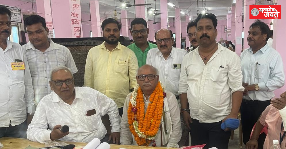 वरिष्ठ अधिवक्ताओं ने दी नवनिर्वाचित अध्यक्ष अवधेश सिंह को बधाई