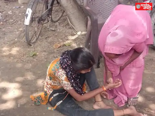 रोडवेज बस की टक्कर से भाई-बहन घायल, चालक बस लेकर फरार