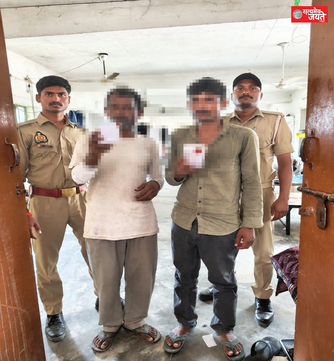 सरपतहां पुलिस ने चोरी का खुलासा कर दो अंतरजनपदीय चोरों को दबोचा