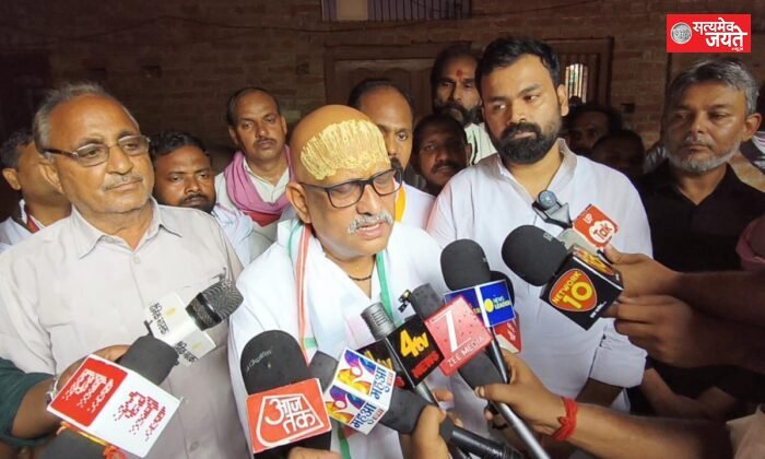 अजय राय ने मृत विशाल यादव के परिजनों से की मुलाकात, बोले- अपराधियों को हर हाल में मिले सजा