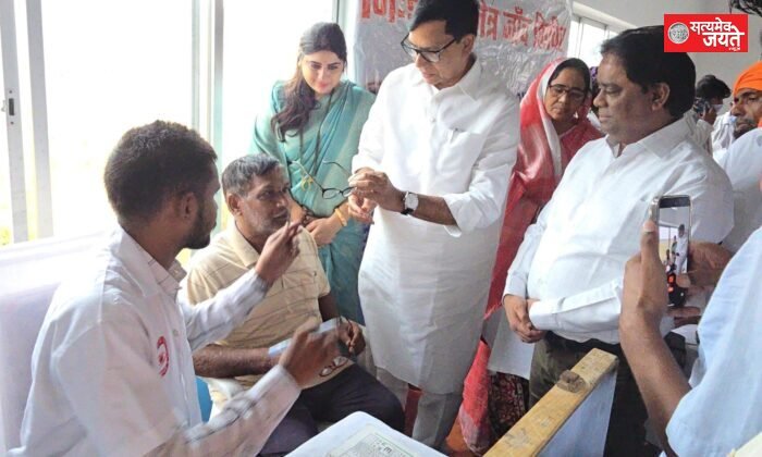अंत्योदय का अर्थ ही अंतिम पायदान पर खड़े व्यक्ति की सेवा: कृपाशंकर सिंह