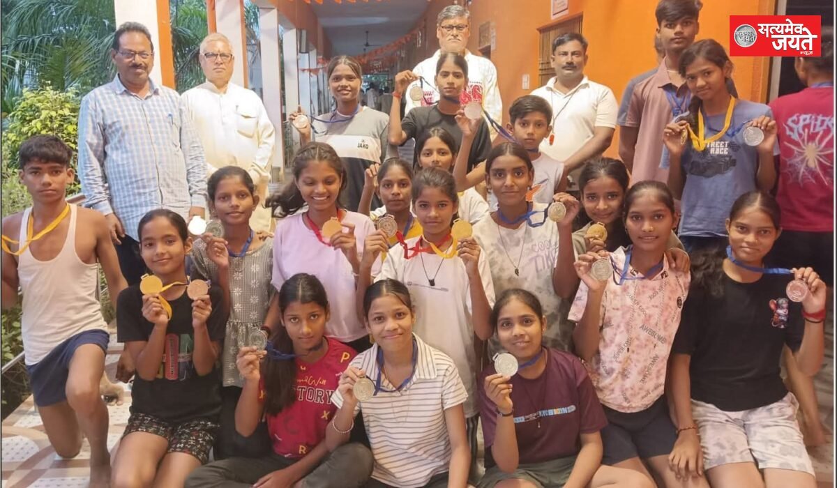 प्रांतीय खेलकूद समारोह में गौराबादशाहपुर विद्यालय का शानदार प्रदर्शन, 26 प्रतिभागियों ने जीते 33 पदक