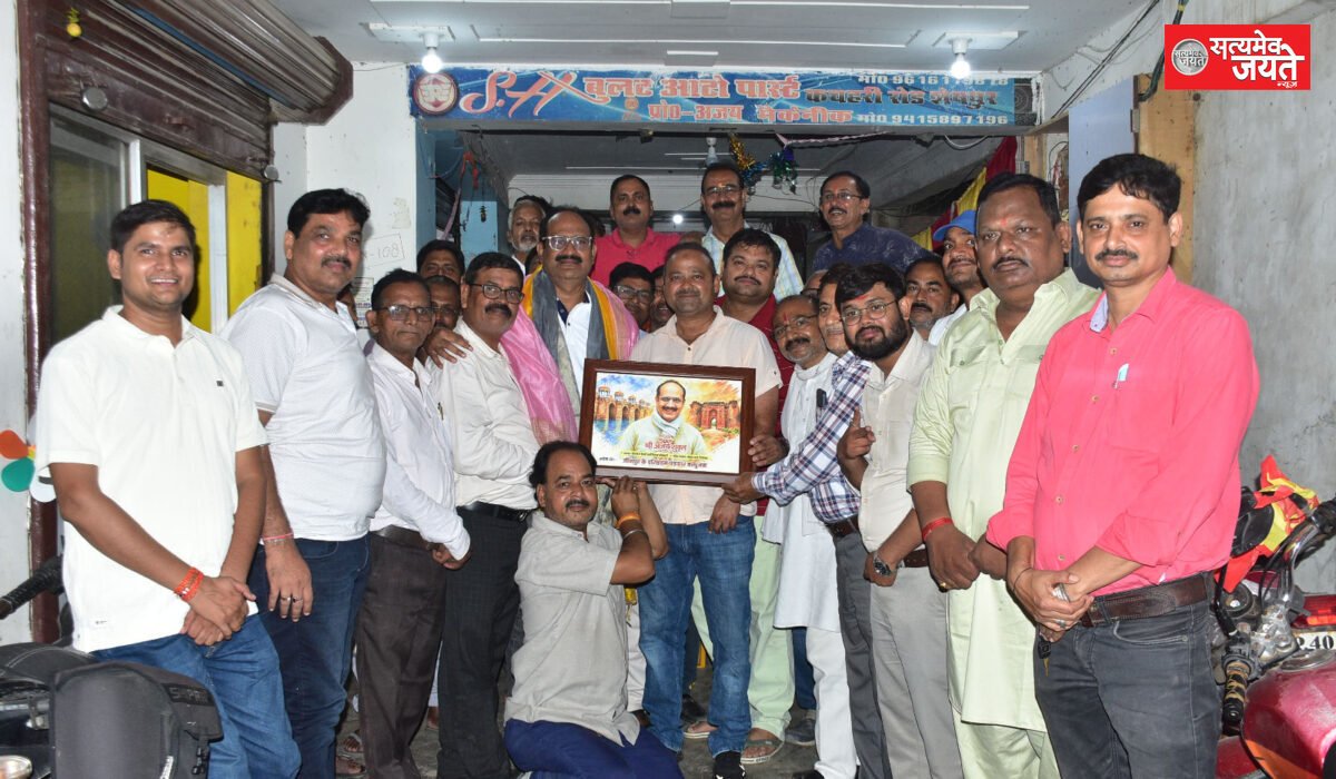 हैदराबाद हिन्दी जर्नलिस्ट्स सोसाइटी के अध्यक्ष अजय शुक्ल का जौनपुर में हुआ भव्य स्वागत