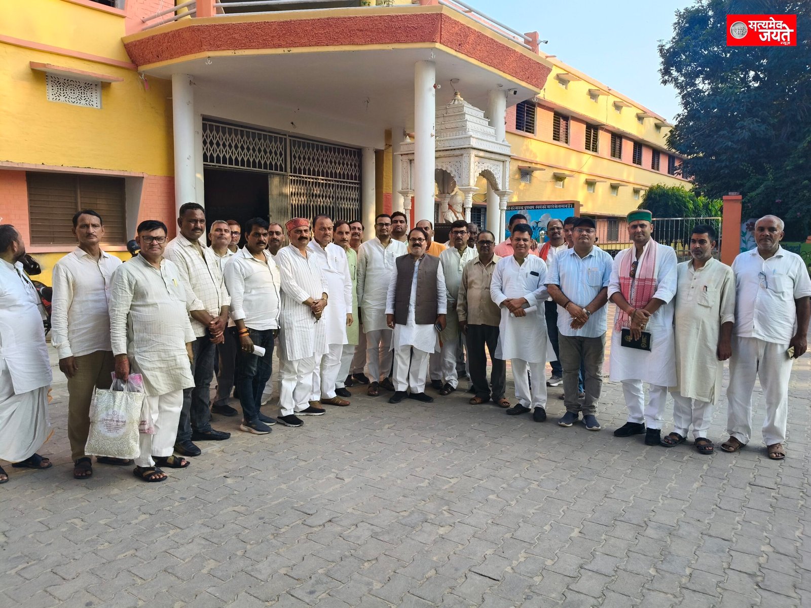 डॉ0अखिलेन्द्र कुमार त्रिपाठी,वाराणसी शिक्षक खंड के लिए उत्तर प्रदेश माध्यमिक शिक्षक संघ ठकुराई के अधिकृत प्रत्याशी घोषित किए गए