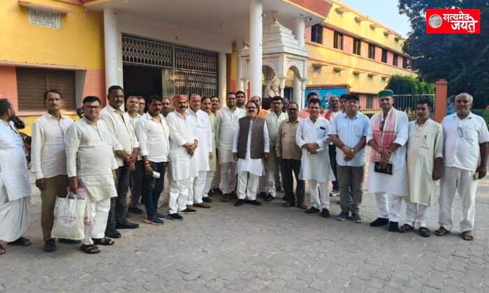 डॉ0अखिलेन्द्र कुमार त्रिपाठी,वाराणसी शिक्षक खंड के लिए उत्तर प्रदेश माध्यमिक शिक्षक संघ ठकुराई के अधिकृत प्रत्याशी घोषित किए गए