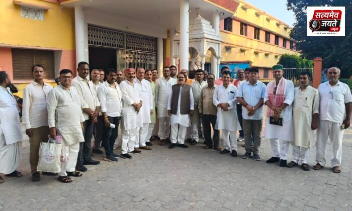 डॉ0अखिलेन्द्र कुमार त्रिपाठी,वाराणसी शिक्षक खंड के लिए उत्तर प्रदेश माध्यमिक शिक्षक संघ ठकुराई के अधिकृत प्रत्याशी घोषित किए गए