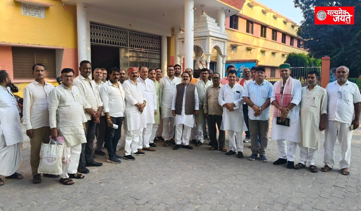 डॉ0अखिलेन्द्र कुमार त्रिपाठी,वाराणसी शिक्षक खंड के लिए उत्तर प्रदेश माध्यमिक शिक्षक संघ ठकुराई के अधिकृत प्रत्याशी घोषित किए गए