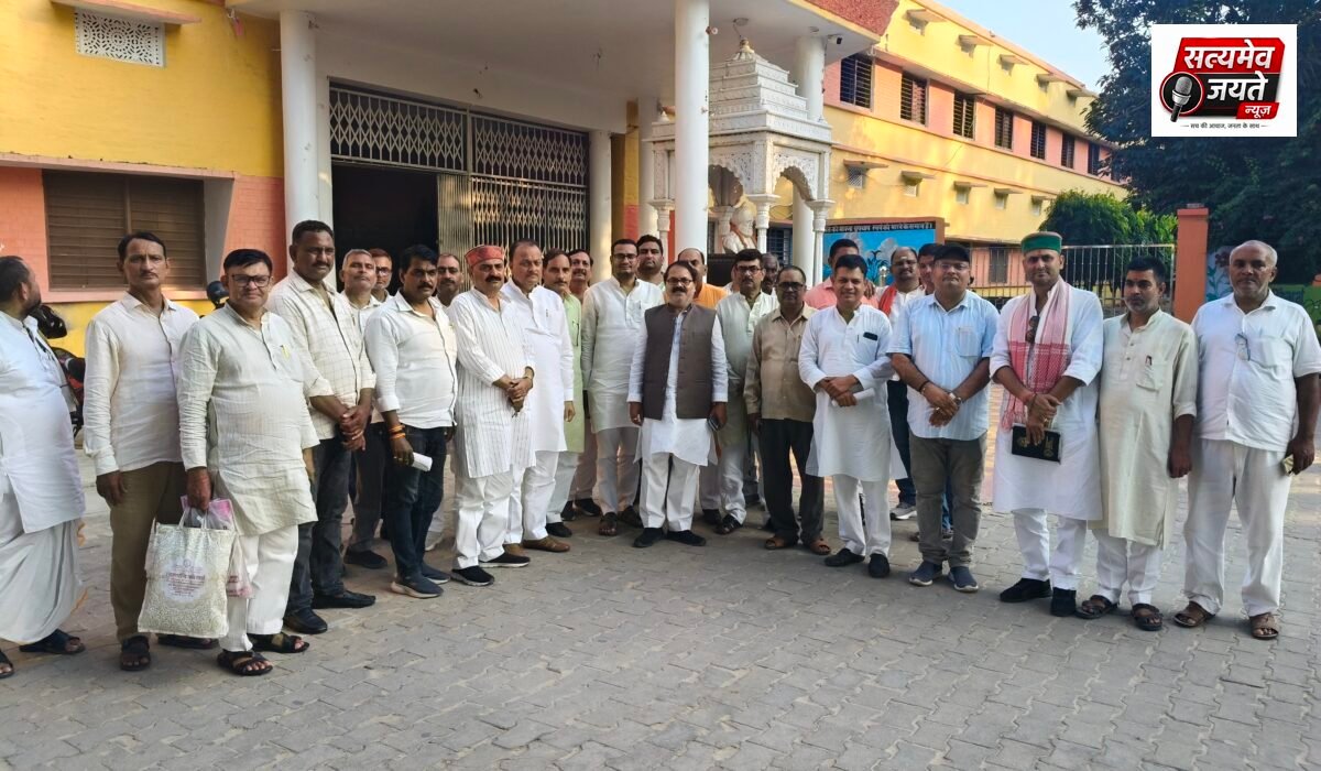 डॉ0अखिलेन्द्र कुमार त्रिपाठी,वाराणसी शिक्षक खंड के लिए उत्तर प्रदेश माध्यमिक शिक्षक संघ ठकुराई के अधिकृत प्रत्याशी घोषित किए गए