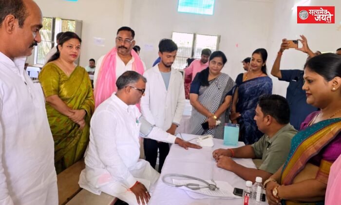 सखी वेलफेयर फाउंडेशन ने निःशुल्क चिकित्सा शिविर का किया आयोजन