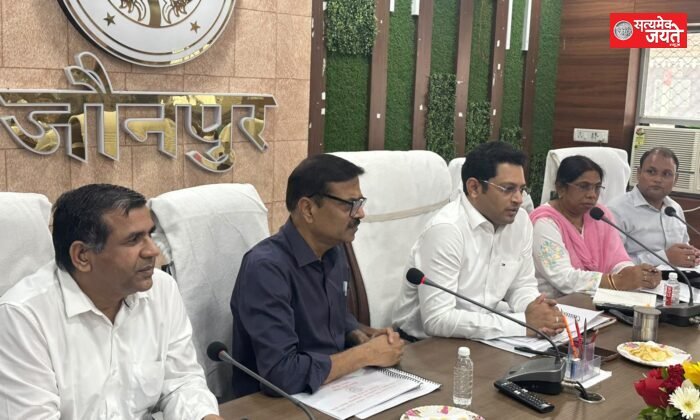 आकांक्षी विकास खंडों की योजनाओं की नोडल अधिकारियों ने की समीक्षा