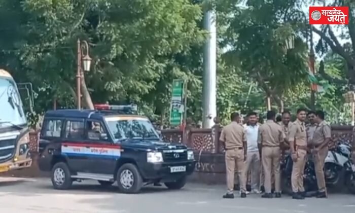 सुल्तानपुर में सिगंर संजय यदुवंशी के धरने को लेकर पुलिस अलर्ट,टेढ़वई चौराहे से तिनकोनिया पार्क तक भारी फोर्स तैनात