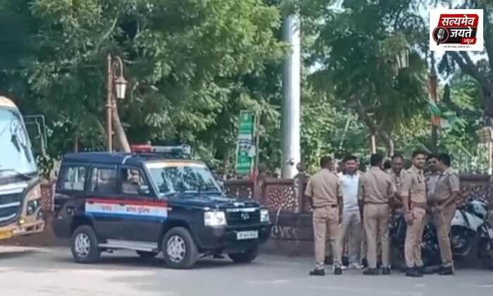 सुल्तानपुर में सिगंर संजय यदुवंशी के धरने को लेकर पुलिस अलर्ट,टेढ़वई चौराहे से तिनकोनिया पार्क तक भारी फोर्स तैनात
