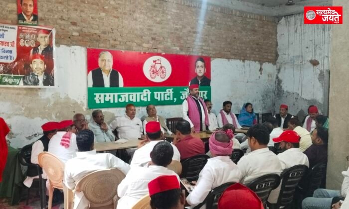 नेताजी मुलायम सिंह यादव की पुण्यतिथि पर सपाइयों ने दी श्रद्धांजलि, 2027 में सरकार बनाने का लिया संकल्प