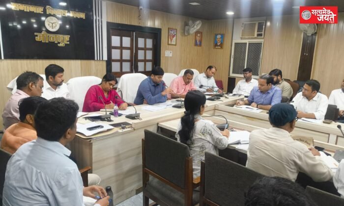 संपूर्ण समाधान दिवस में महिलाओं को मिला सम्मान, शिकायतों के निस्तारण के निर्देश