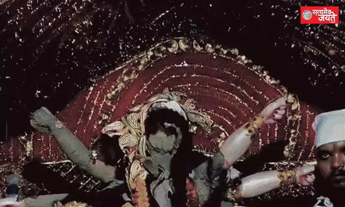 मन्नत के लिए स्थापित मां दुर्गा की प्रतिमा खंडित, गांव में तनाव; पुलिस तैनात