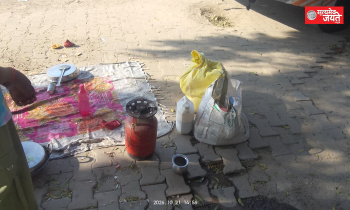 शीतला चौकियां धाम में गैस सिलेंडर में लगी आग, दर्शनार्थियों की सूझबूझ से टला बड़ा हादसा