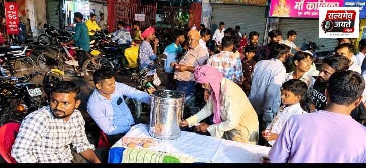 ऐतिहासिक भरत मिलाप मेले में आए हुए श्रद्धालुओं के लिए जलपान शिविर का आयोजन।