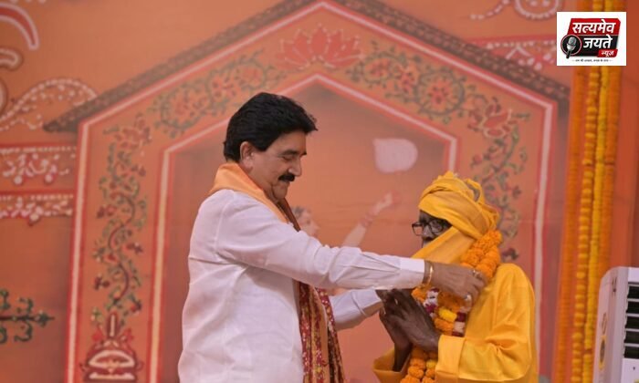 पति को पतन से बचा ले वही धर्मपत्नी : आचार्य शांतनु महाराज