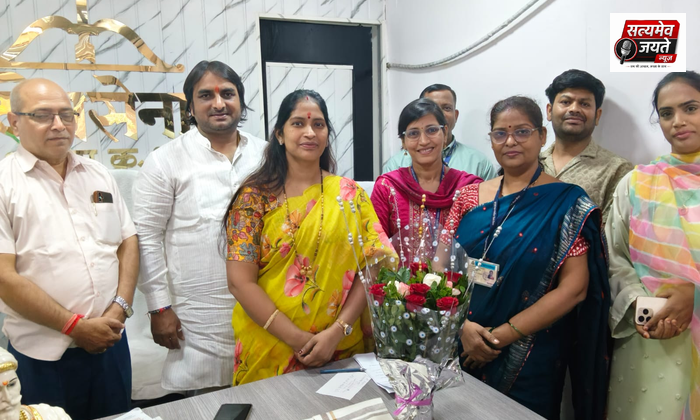 बस सुविधा उपलब्ध कराने के लिए रेखा राम यादव से मिला शिक्षक प्रतिनिधिमंडल