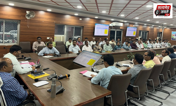 स्वास्थ्य योजनाओं की धीमी प्रगति पर सीडीओ सख्त, एक सप्ताह में हेल्थ एटीएम चालू करने के निर्देश