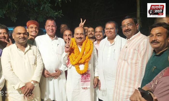 गोरखपुर में भाजपा नेता विनोद राय ने ध्रुव कुमार त्रिपाठी से की मुलाकात, दी बधाई