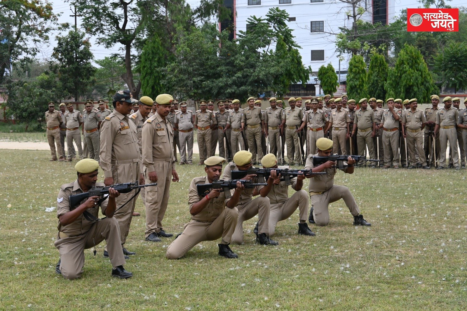 पुलिस लाइन जौनपुर में किया गया बलवा मॉक ड्रिल प्रदर्शन